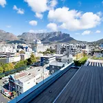 The Rose404: City Aprt With Iconic Mountain Views